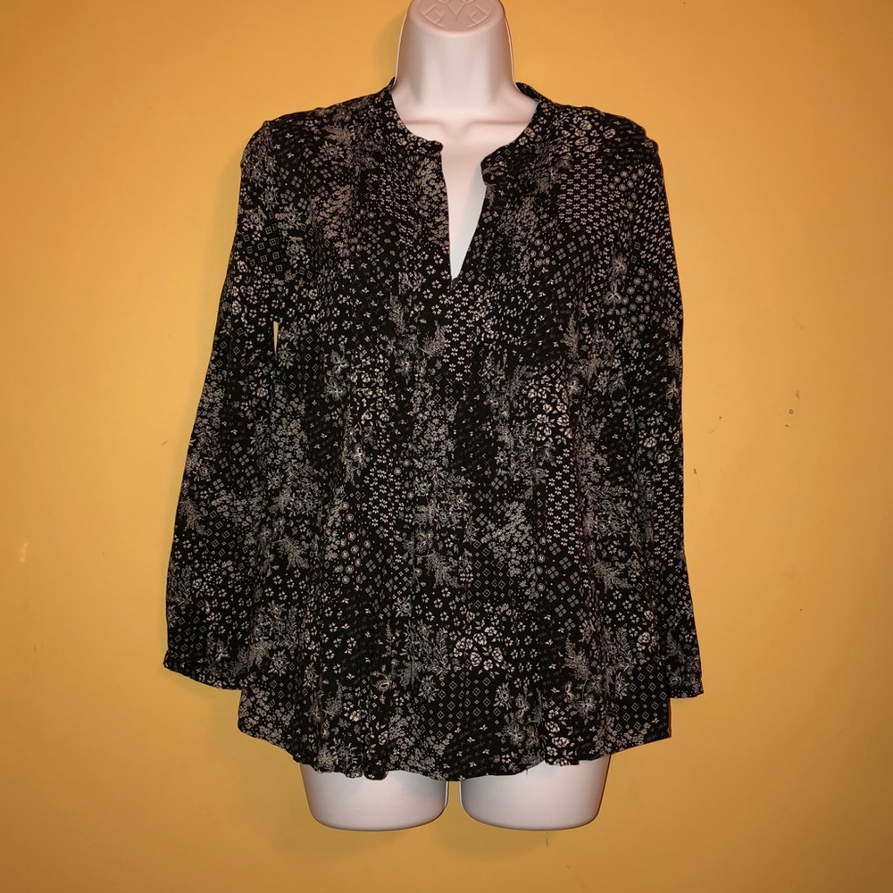 Old Navy Preloved Women’s Shirt B6